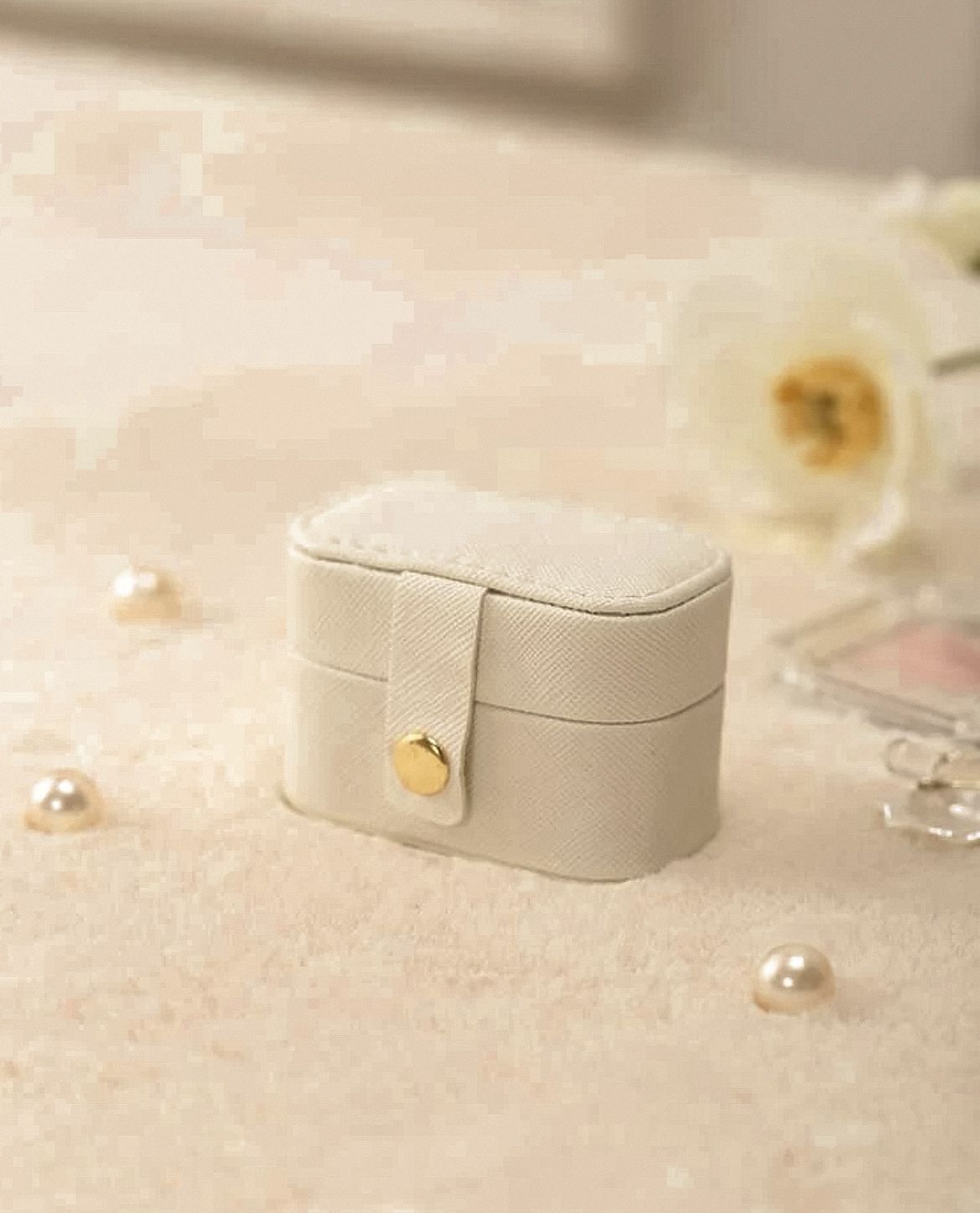 Compact Jewelry Box